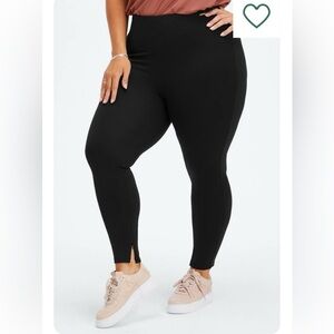 NWT Fabletics 24/7 Skinny Pant In Black, Size 1X
